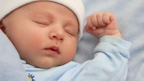 What is a congenital eye-opener sleeping baby? The reason why babies sleep with eyes open