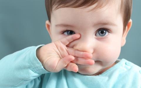 What should parents do when a 1-month-old infant has a stuffy nose?
