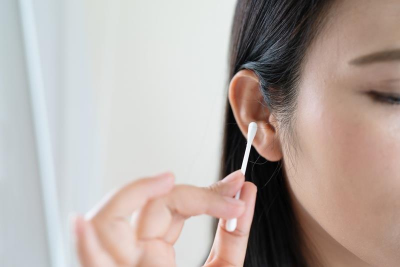 Answer the question: Can perforated eardrum be cured?