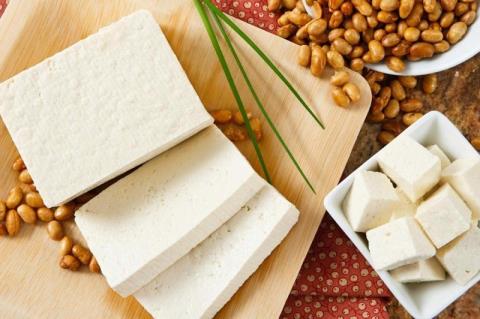Kun je tofu eten met liptattoo? Wat moet onthouden om de lipkleur mooi te maken?