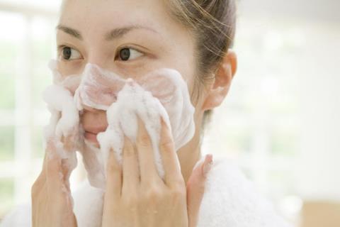 Japanese face wash for oily skin is popular with women