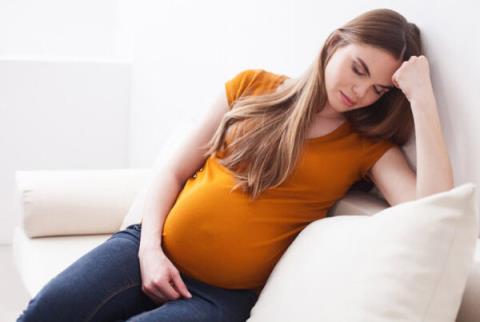 Answer the question of pregnant mothers Is it good to sleep a lot while pregnant?