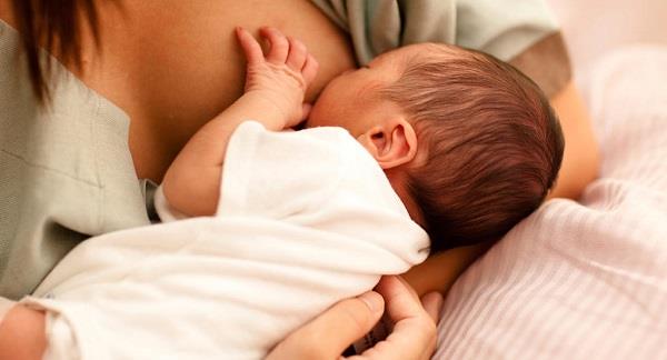 ¿Cómo cuidar y alimentar a los bebés prematuros?