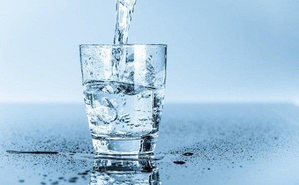 Drink water properly every day: skin is noticeably better