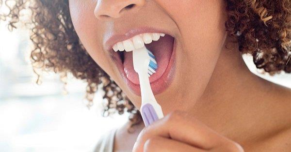 ¿Por qué tengo grietas en la lengua?