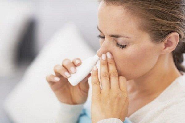 O que saber sobre o spray nasal Pivalone