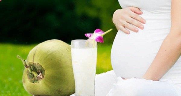 Drinking coconut water during pregnancy, good or bad?