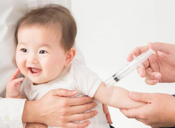 Qual è la differenza tra il vaccino singolo contro il morbillo e il vaccino contro il morbillo-parotite-rosolia?