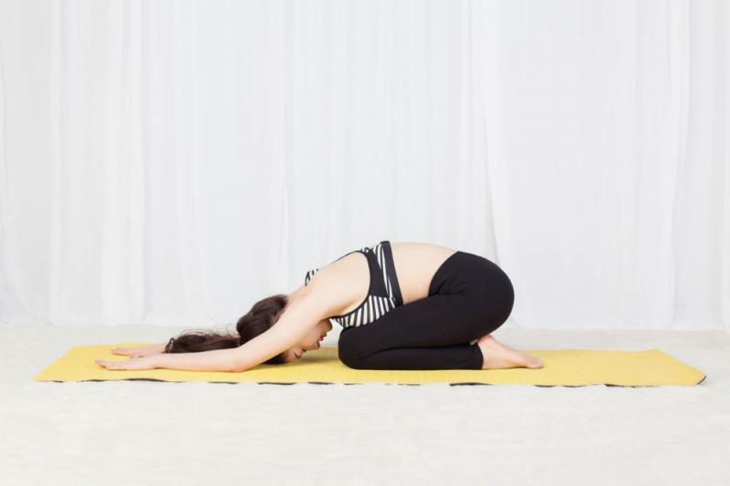 Vertel je de meest effectieve yoga-oefeningen voor rugpijn