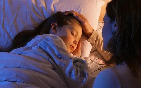 Is slaapwandelen gevaarlijk voor kinderen en hoe ermee om te gaan?