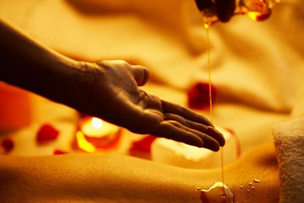 Les hommes comprennent-ils correctement le massage lingam ?