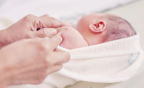 Quand le vaccin antituberculeux (BCG) est-il administré aux nourrissons ?