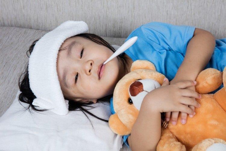 Síntomas de la fiebre del dengue en los niños a los que los padres deben prestar atención